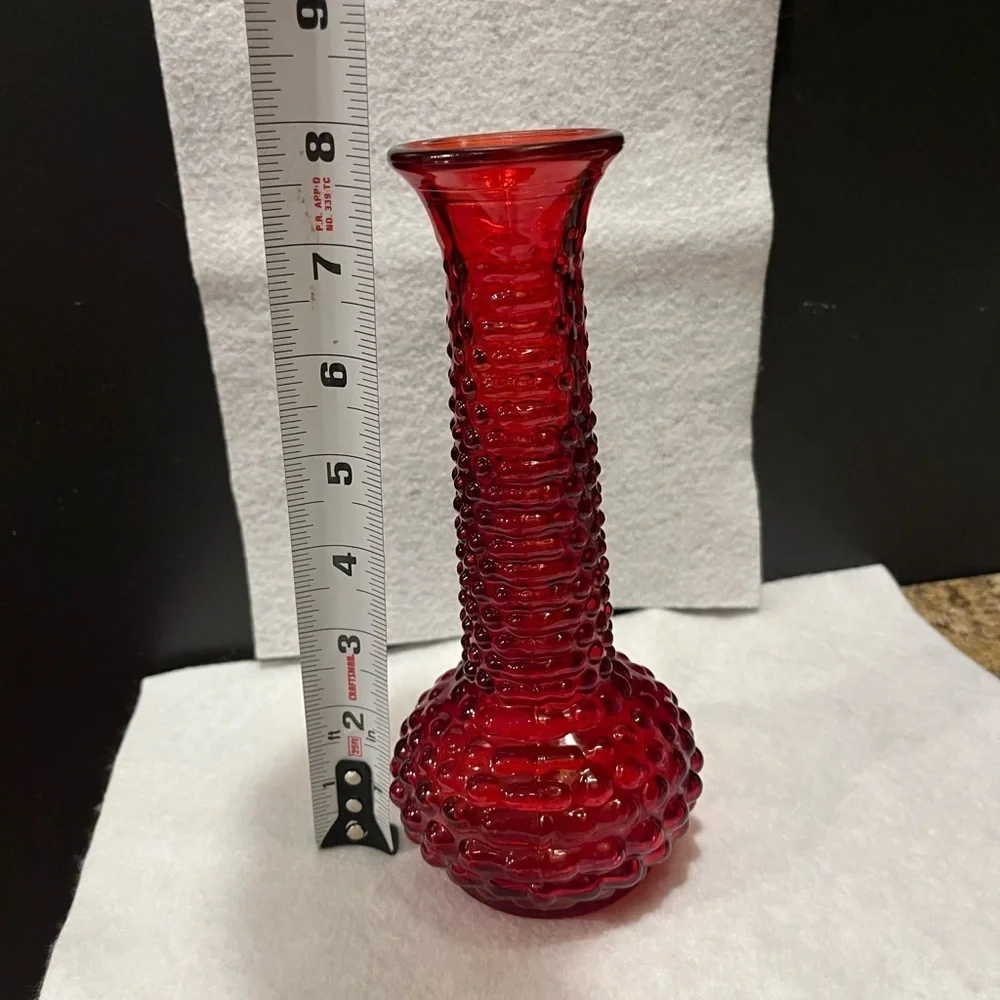 Vintage E. O. Brody Red Hobnail Bud Vase - Picture 6 of 12